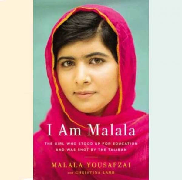 Com livro e prêmios de direitos humanos, menina responde a talibãs do Paquistão: &quot;Sou Malala&quot;